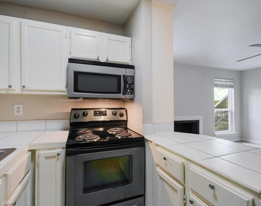 1000 W 26th St - Photo Thumbnail 12
