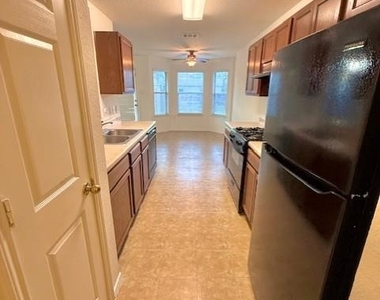 314 Paddington Dr - Photo Thumbnail 4