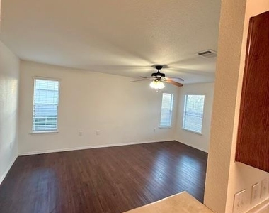 314 Paddington Dr - Photo Thumbnail 5