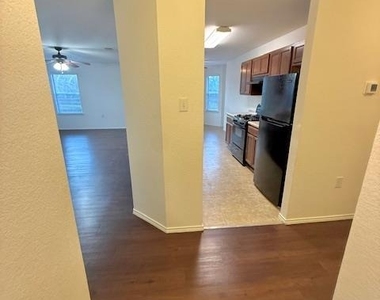 314 Paddington Dr - Photo Thumbnail 2