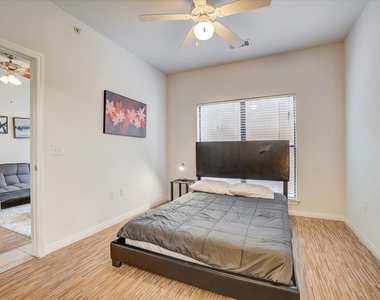 2515 Pearl - Photo Thumbnail 5