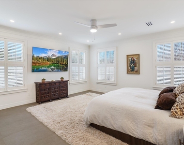 3705 Gilbert St - Photo Thumbnail 13