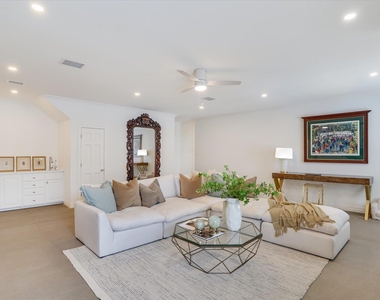 3705 Gilbert St - Photo Thumbnail 17