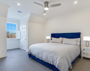 3705 Gilbert St - Photo Thumbnail 23