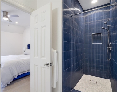 3705 Gilbert St - Photo Thumbnail 24