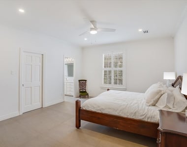 3705 Gilbert St - Photo Thumbnail 18