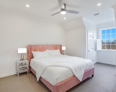 3705 Gilbert St - Photo Thumbnail 22