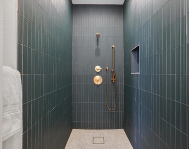 3705 Gilbert St - Photo Thumbnail 27