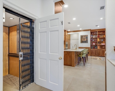 3705 Gilbert St - Photo Thumbnail 12