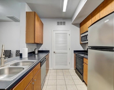 2515 Pearl - Photo Thumbnail 1