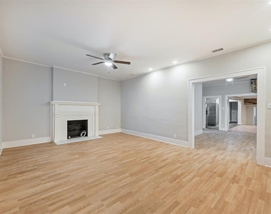 2511 San Gabriel St - Photo Thumbnail 6