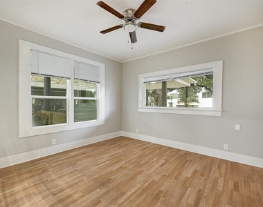 2511 San Gabriel St - Photo Thumbnail 12