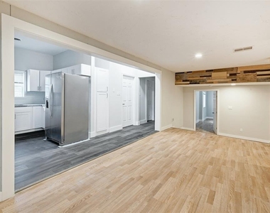 2511 San Gabriel St - Photo Thumbnail 1