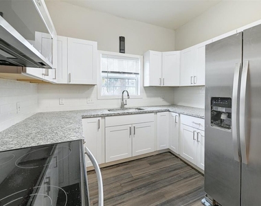 2511 San Gabriel St - Photo Thumbnail 4