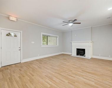 2511 San Gabriel St - Photo Thumbnail 5