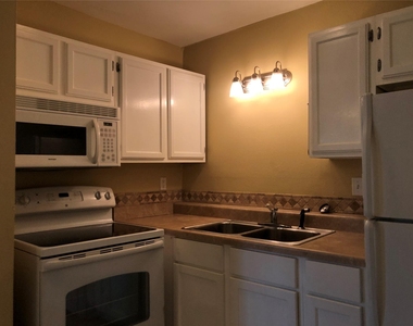 1000 W 26th St - Photo Thumbnail 5