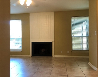 1000 W 26th St - Photo Thumbnail 2