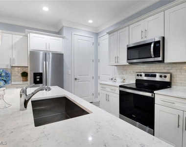 12973 Pembroke Drive - Photo Thumbnail 5