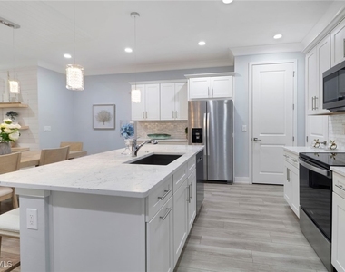 12973 Pembroke Drive - Photo Thumbnail 6