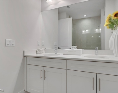 12973 Pembroke Drive - Photo Thumbnail 10