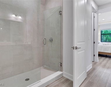 12973 Pembroke Drive - Photo Thumbnail 11