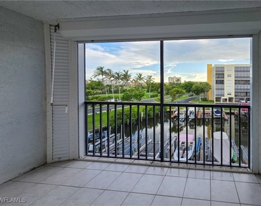 4371 Bay Beach Lane - Photo Thumbnail 11