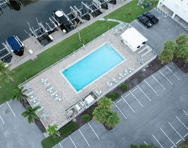 4371 Bay Beach Lane - Photo Thumbnail 17