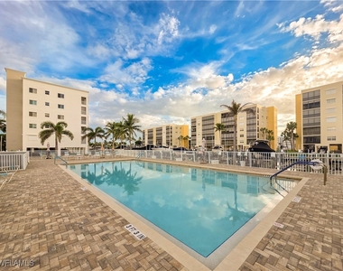 4371 Bay Beach Lane - Photo Thumbnail 3