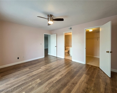 4371 Bay Beach Lane - Photo Thumbnail 10