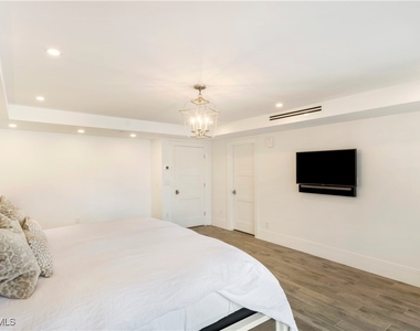 3377 Gulf Shore Boulevard N - Photo Thumbnail 17