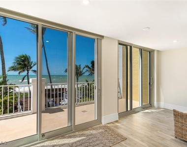 3377 Gulf Shore Boulevard N - Photo Thumbnail 9