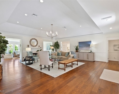 2700 Treasure Lane - Photo Thumbnail 8