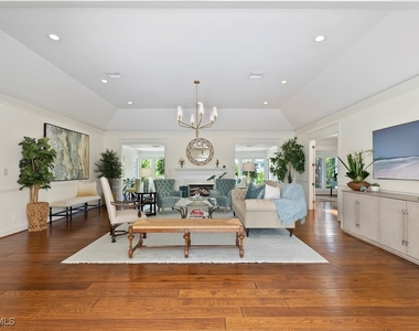 2700 Treasure Lane - Photo Thumbnail 9