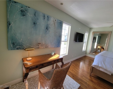 877 7th Street S - Photo Thumbnail 13