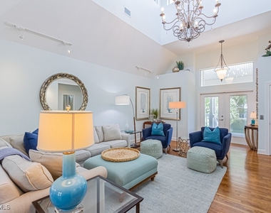 877 7th Street S - Photo Thumbnail 5