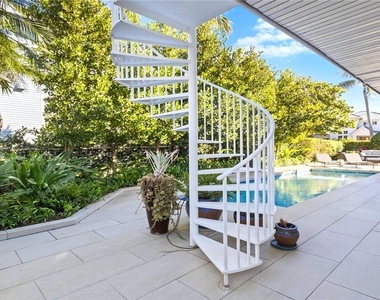 877 7th Street S - Photo Thumbnail 40