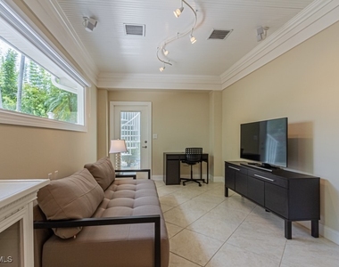 877 7th Street S - Photo Thumbnail 22