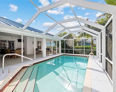 690 Amber Drive - Photo Thumbnail 23