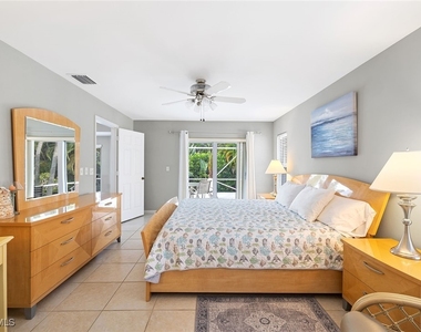 690 Amber Drive - Photo Thumbnail 10