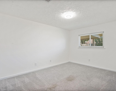 9731 Shell Rock Road - Photo Thumbnail 16
