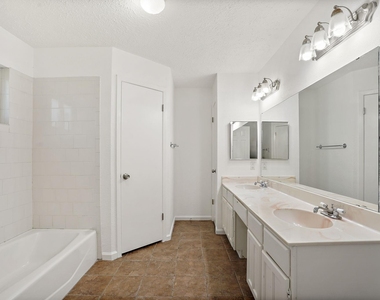 9731 Shell Rock Road - Photo Thumbnail 12
