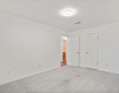 9731 Shell Rock Road - Photo Thumbnail 17