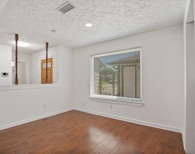 9731 Shell Rock Road - Photo Thumbnail 3