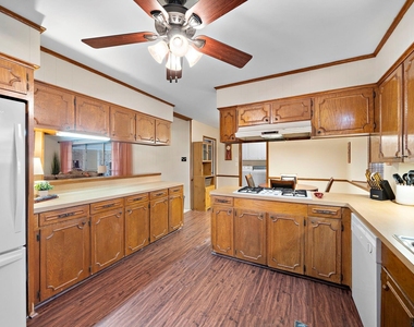 4912 Goose Creek Drive - Photo Thumbnail 8