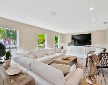 807 Snug Island - Photo Thumbnail 53