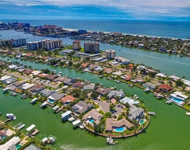 807 Snug Island - Photo Thumbnail 14