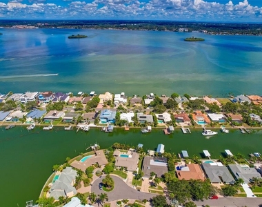807 Snug Island - Photo Thumbnail 13