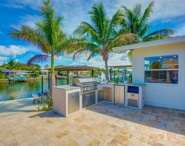 807 Snug Island - Photo Thumbnail 37