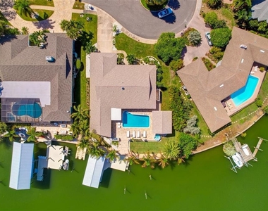 807 Snug Island - Photo Thumbnail 2