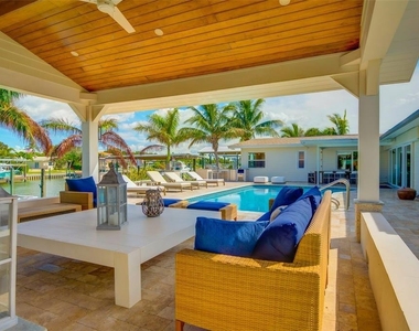 807 Snug Island - Photo Thumbnail 24